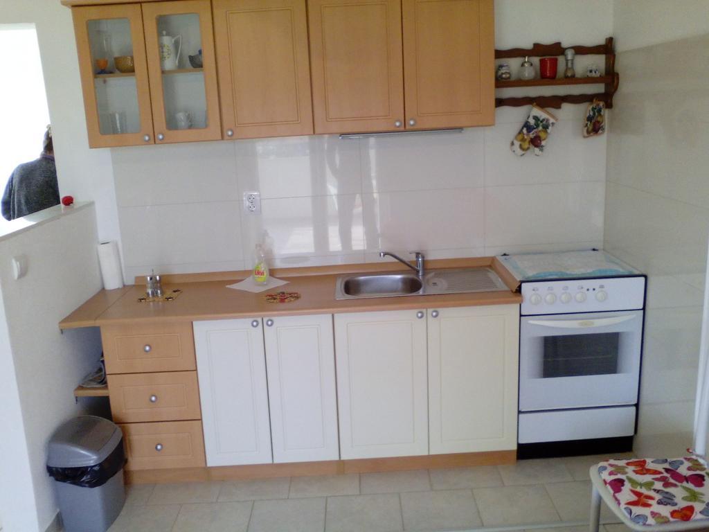 Apartments Karla 슬라티네 객실 사진