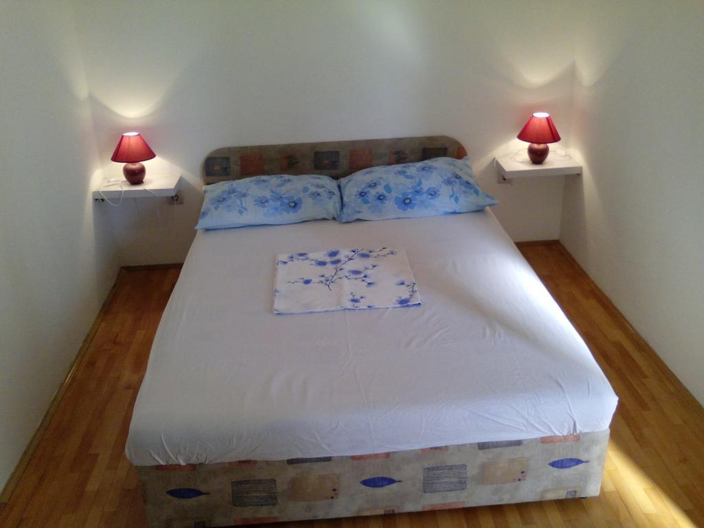 Apartments Karla 슬라티네 객실 사진